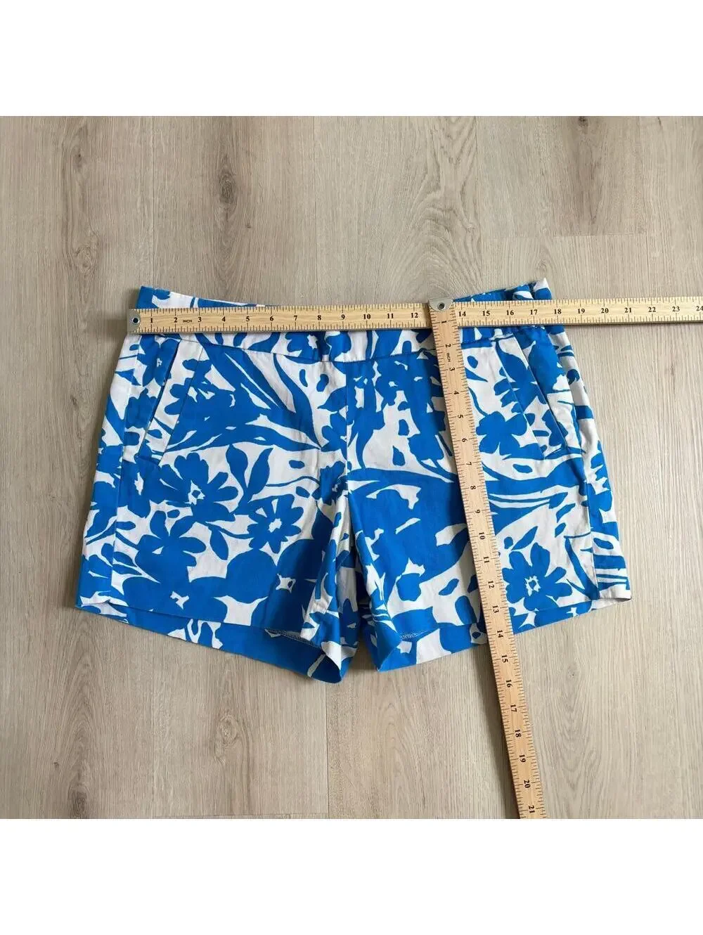 J. Crew EUC Women's Blue White Floral Shorts Size 12